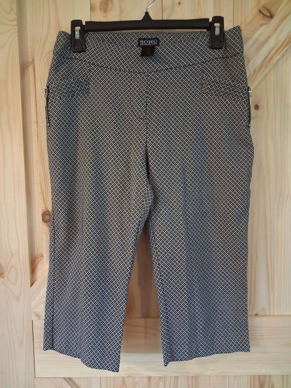 SOHO Apparel Ltd Cropped Pants Size M Black White Geometric Print Stretch Career